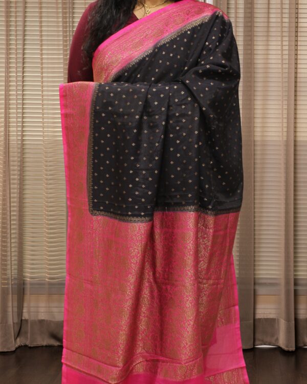 Small Floral Buttas 2D Pure Crepe Chiffon Banaras Saree - Image 11