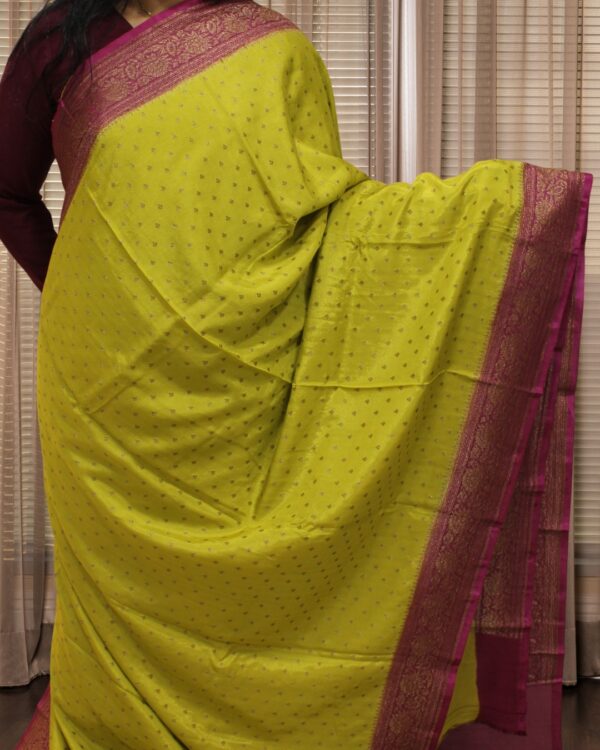 Small Floral Buttas 2D Pure Crepe Chiffon Banaras Saree - Image 15