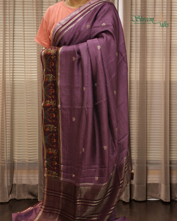 Purple with Buttas & Bentex Border with Kalamkari Prints Dola Silk Saree - Image 2