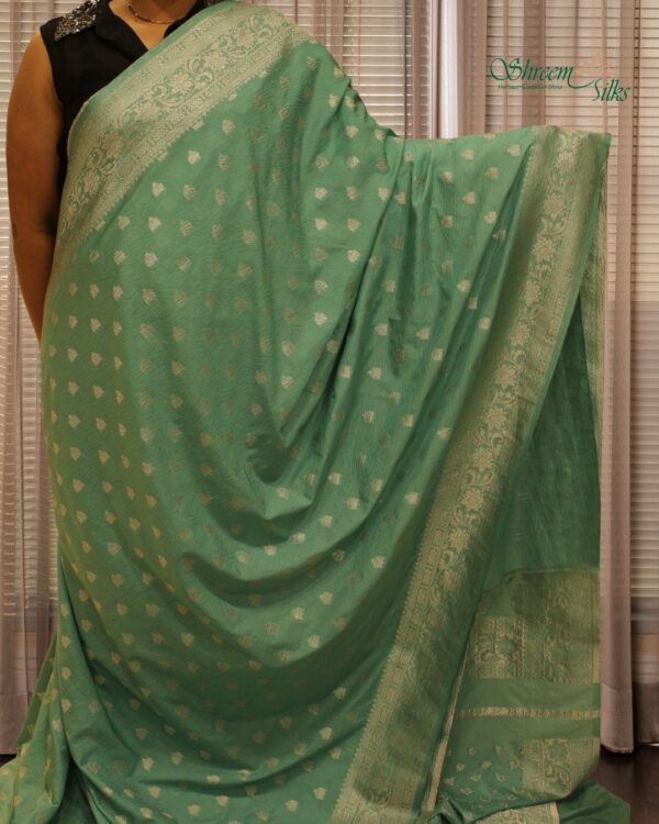 Self Embossed with Silver Zari Woven Motifs Crepe Saree - Image 4