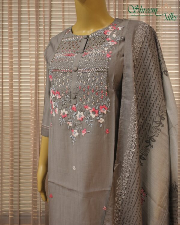 Grey with Pink Floral Embroidey Kurta Set - Image 2