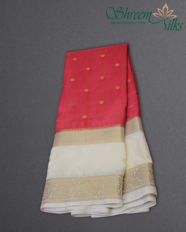 Floral Bentex Border Semi Mysore Crepe Saree - Image 2