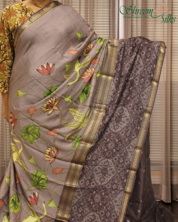Lavender with Kalamkari Digital Prints Semi Mysore Crepe Saree