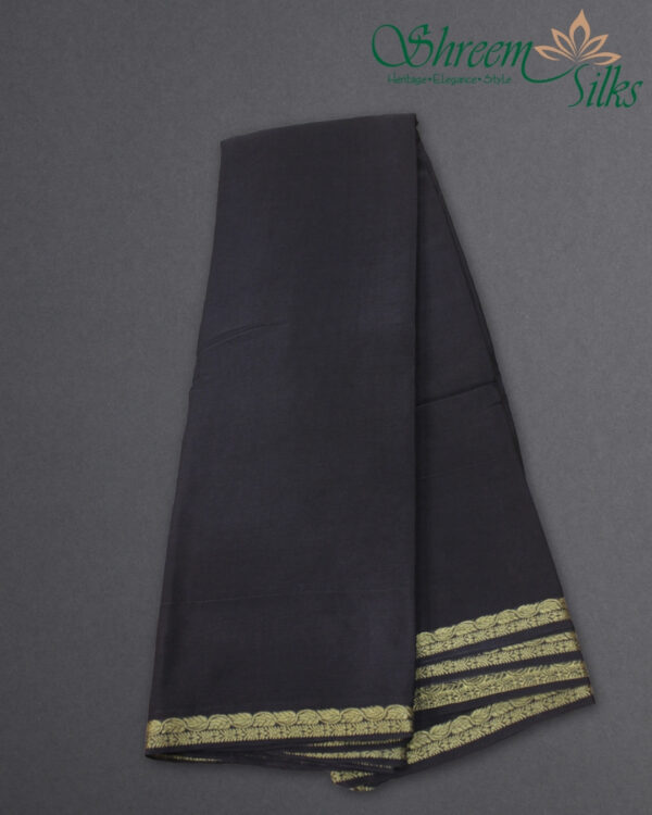Zari Woven Leaf Border Crepe Saree - Image 10