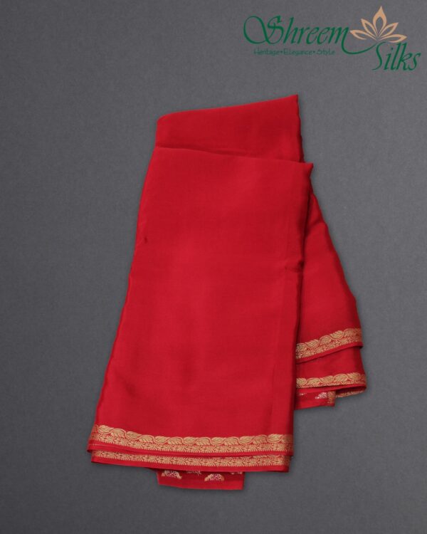 Zari Woven Leaf Border Crepe Saree - Image 12