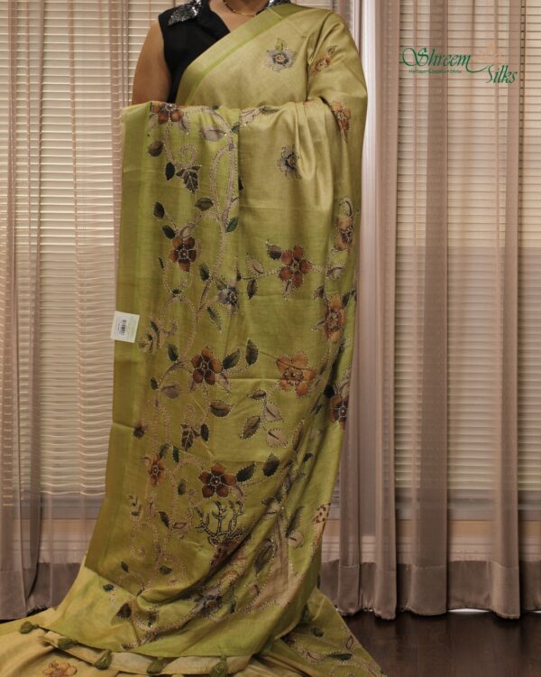 Printed with Kantha work Ombre Shade Tussar Saree - Image 4