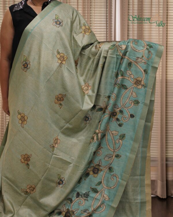 Printed with Kantha work Ombre Shade Tussar Saree - Image 5