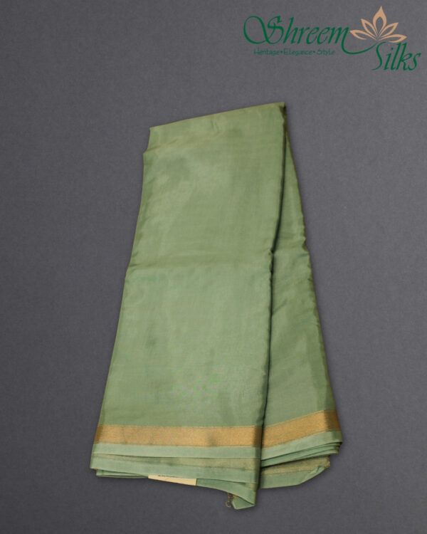 Plain with 1 inch Border Viscose Saree - Image 2