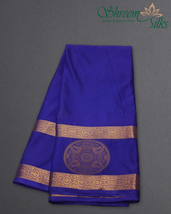Bentex Border with Big Chakra Motif Semi Mysore Crepe Saree - Image 4