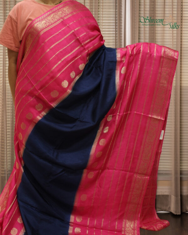 Zari Woven Horizontal Lines with Peacock Motifs Viscose Dola Silk Saree - Image 11