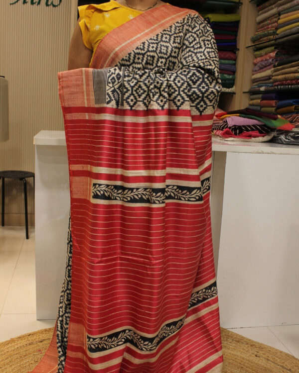 Red and Black Printed Tussar Saree - Image 3