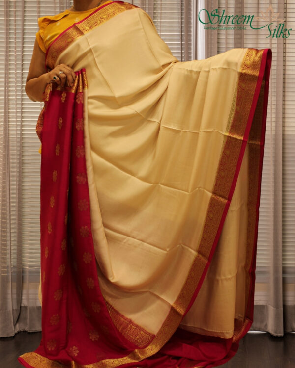 Partly Pallu with Zari Woven Floral Motifs Pure Mysore Crepe Silk Saree - Image 3