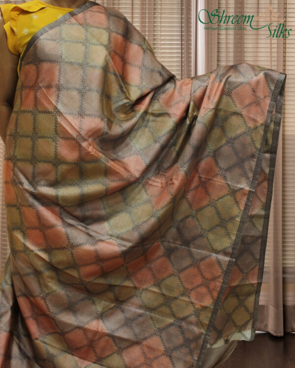 Black Silk Thread Woven Rangkat Pattern Pure Tussar Saree