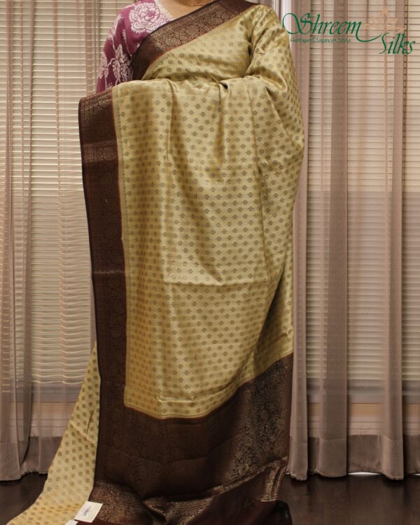 Antique Zari Woven Floral Motiffs Pure Chiniya Silk Saree