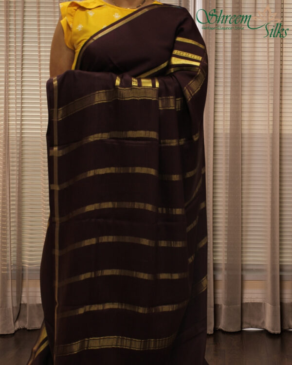 Brown Broad Bentex Border Pure Mysore Crepe Silk Saree - Image 2