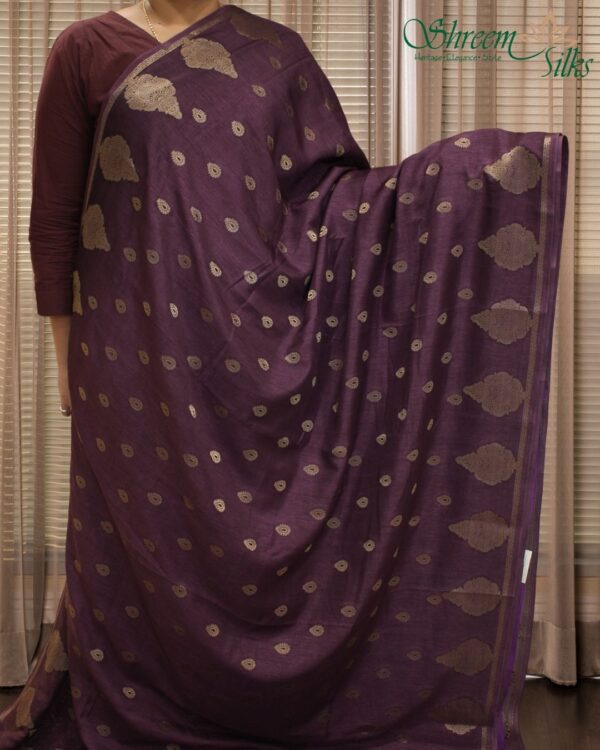 Zari Woven Motifs with Contrast Blouse Fancy Saree