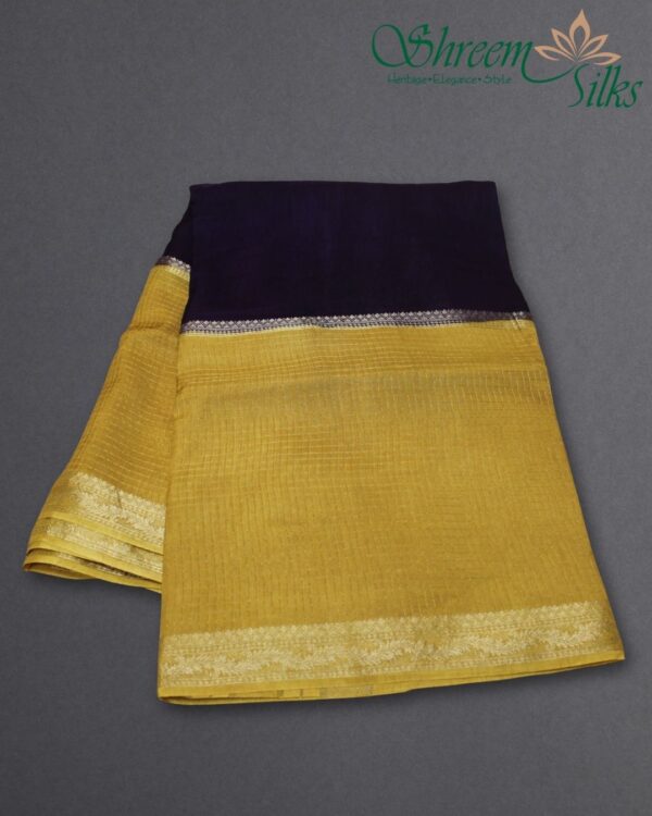 Zari Woven Small Checks 2D Dola Silk Saree - Image 3