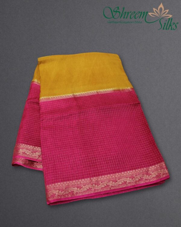 Zari Woven Small Checks 2D Dola Silk Saree - Image 5