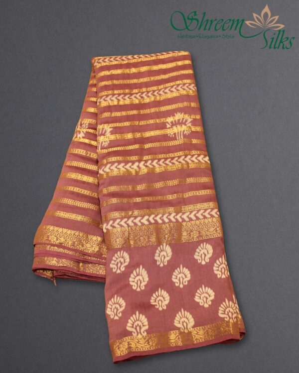Zari Woven Horizontal Lines with Batik Prints Chanderi Saree - Image 4