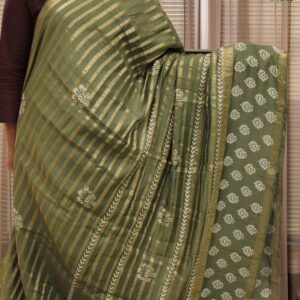 Zari Woven Horizontal Lines with Batik Prints Chanderi Saree
