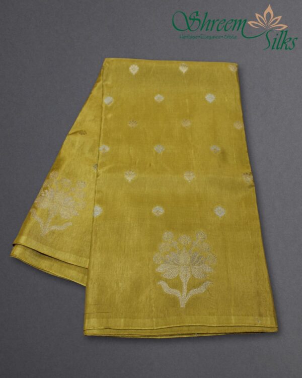 Silver & Zari Woven Floral Motifs Viscose Dola Silk Saree - Image 3