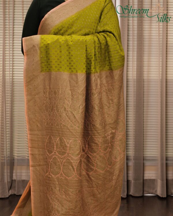Olive Green & Pink Leaf Buttas Pure Banaras Crepe Silk Saree - Image 2
