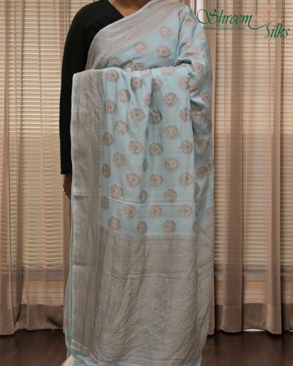 Leaf Motifs with Meenakari Pure Banaras Crepe Silk Saree - Image 2