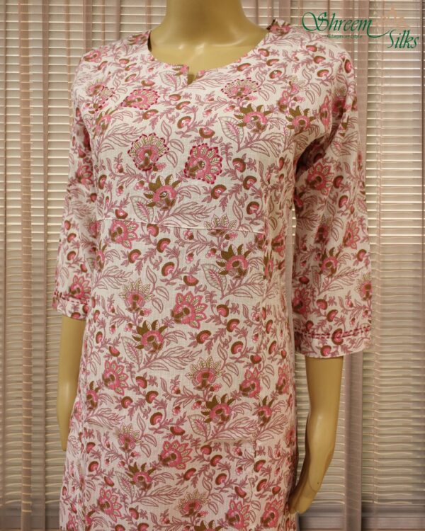 Floral Prints with Kantha & Sequence work Cotton Kurta Set - White & Pink - Image 2